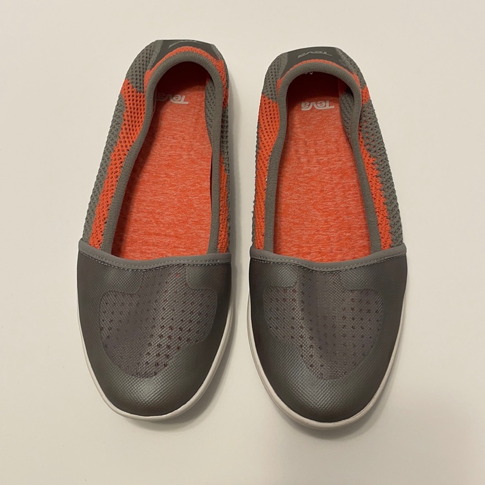 Teva Women’s Size 8.5 Gray & Coral Hydro-Life Slip On Breathable Flats Sneakers